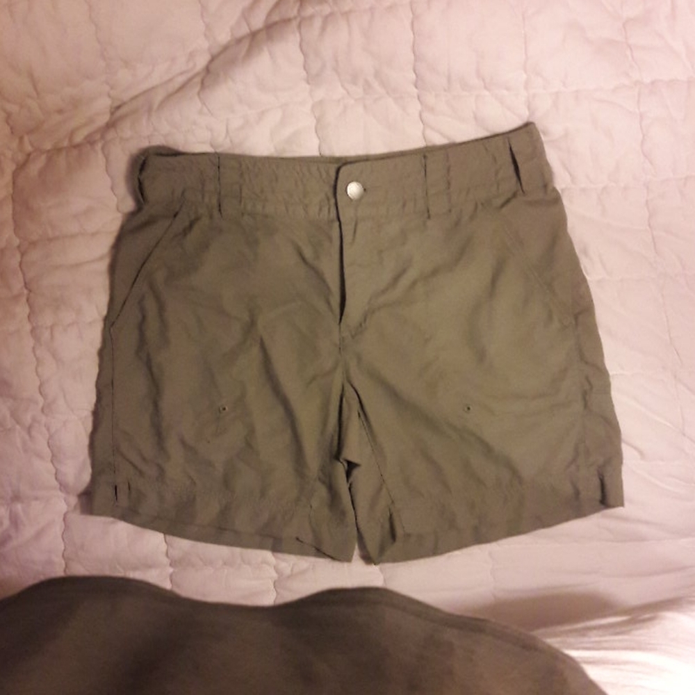 Columbia titanium womens short  size 6